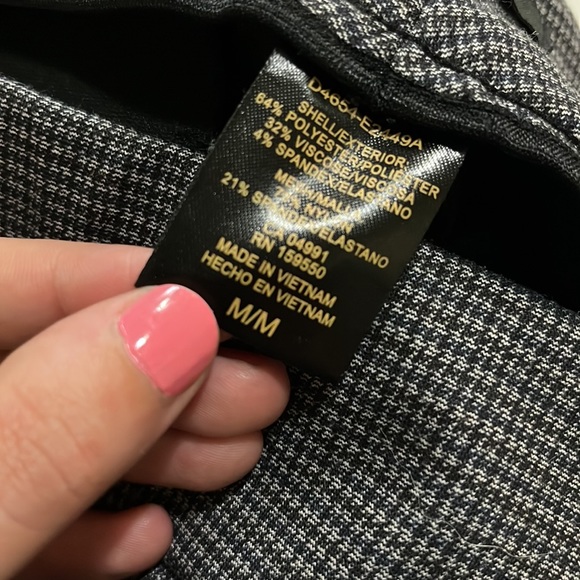 Flattering Houndstooth Slacks - Picture 4 of 4